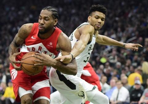  特雷杨三分如雨老鹰擒下猛龙，西亚卡姆孤掌难鸣