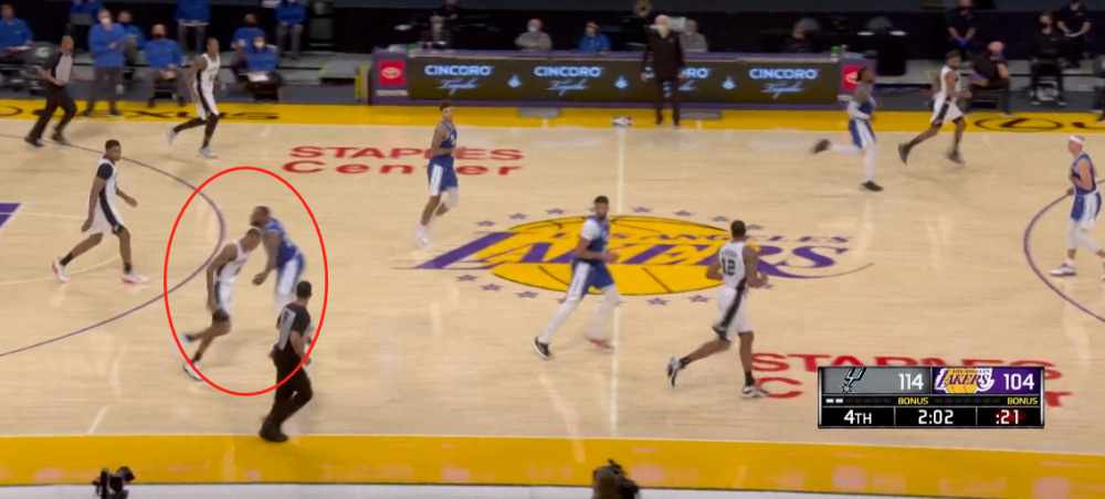  兰斯主场遭遇黑色五分钟崩盘痛失三分